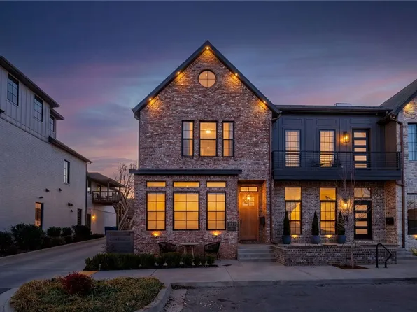 226 SE B St, Bentonville, AR 72712