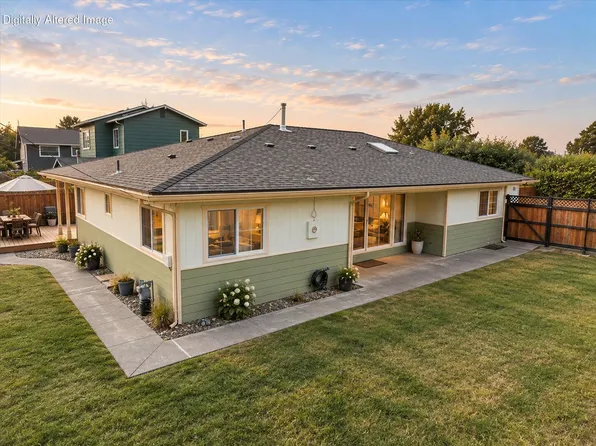 1794 Fischer Ave, McKinleyville, CA 95519