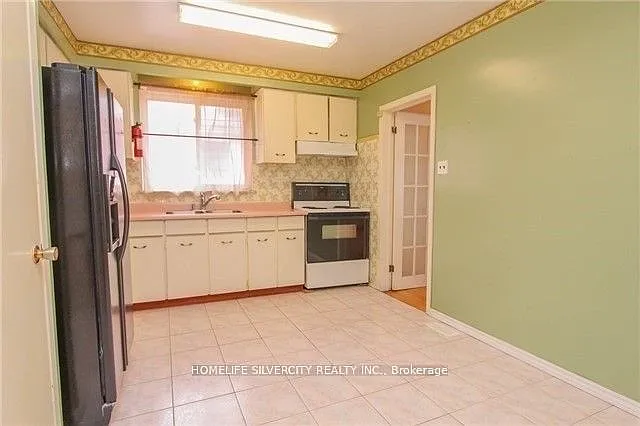 31 Lakeland Dr #UPPER LEVEL — Photo 7