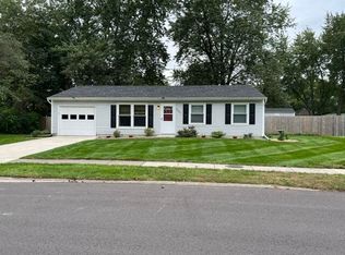 2001 Shaker Dr, Valparaiso, IN 46383