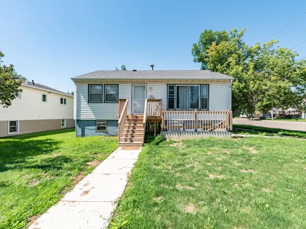 320 N 19th St, Bismarck, ND 58501