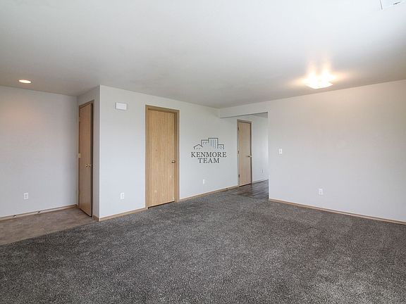 3rd image of 4215 Cochins Ln