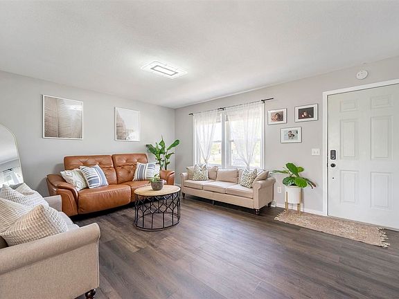 4th image of 3010 Harmony Ln