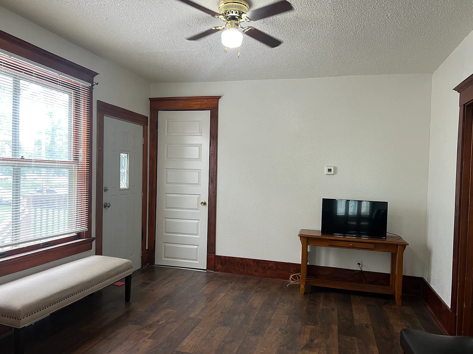 2 bed, 856 sqft, $1,100 — Photo 3