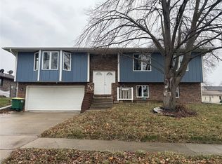 410 N 6th St, Winterset, IA 50273