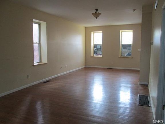 4th image of 3640 Louisiana Ave