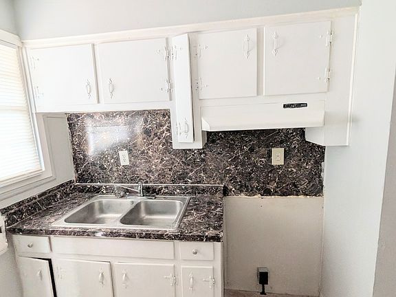 4th image of 4855 College St #11509326