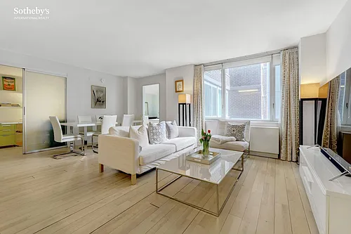 322 W 57th St Photo 1