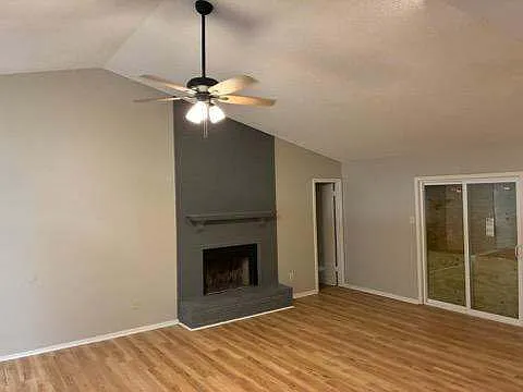 5739 Ashridge Dr — Photo 2
