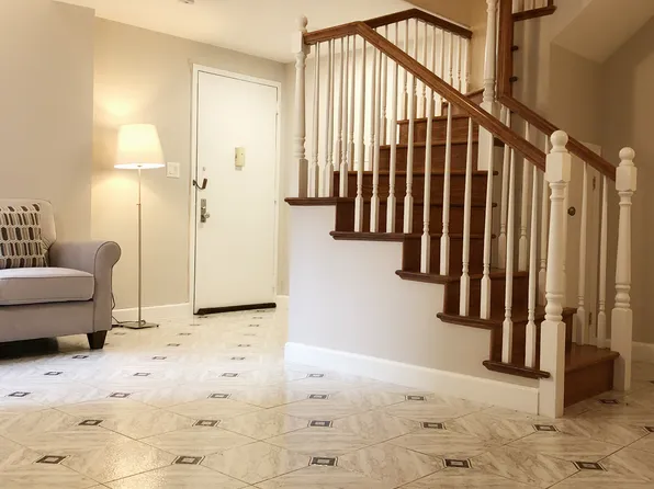 122 Elizabeth Street image 9 of 12