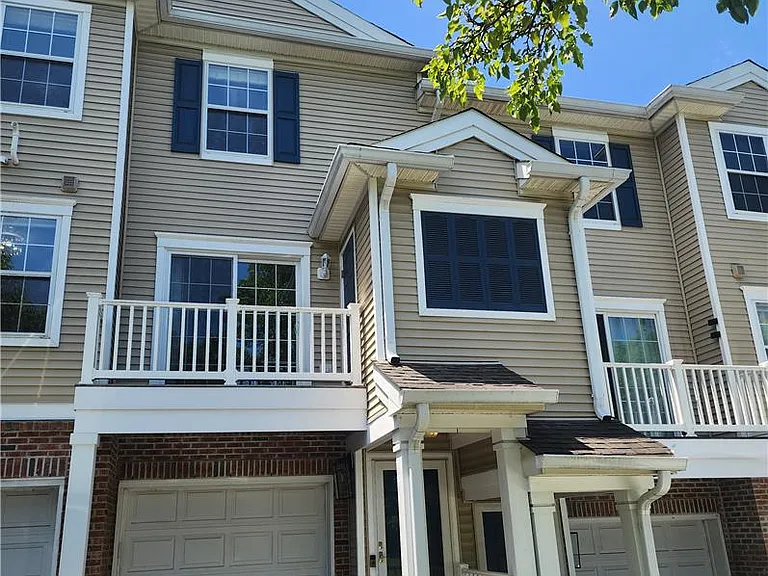 854 Nittany Ct — Photo 1