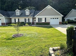 135 Plantation Place Ln, Mount Airy, NC 27030