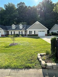 135 Plantation Place Ln, Mount Airy, NC, 27030