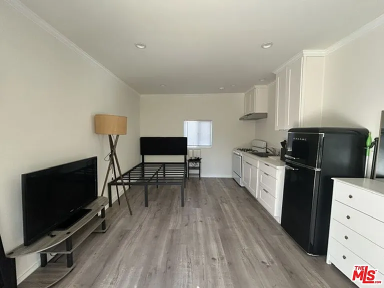 4826 Coolidge Ave #B — Photo 6