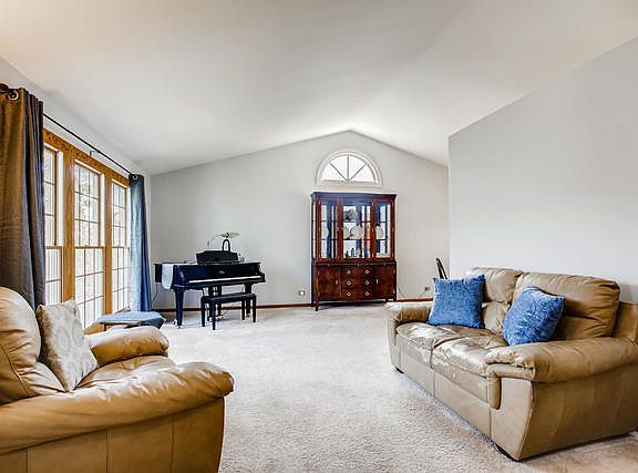 5th image of 618 Winchester Ct