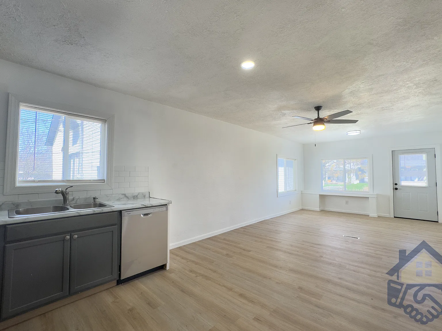 1201 Finley Ave - 1201 Finley Avenue — Photo 4