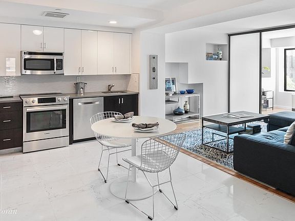 3rd image of 189 Avenue C APT 7E