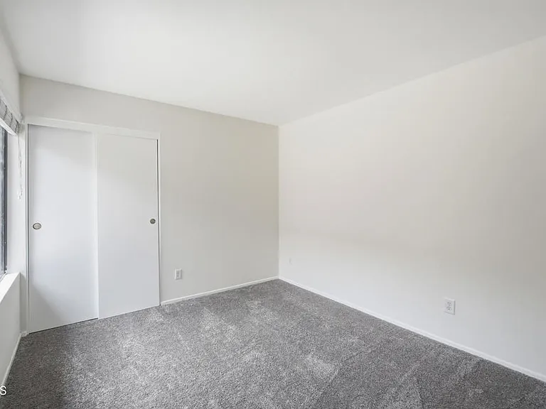 9026 Feather St — Photo 28