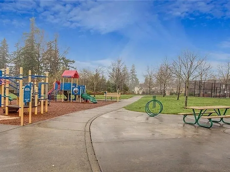 1931 23rd Pl NE — Photo 6