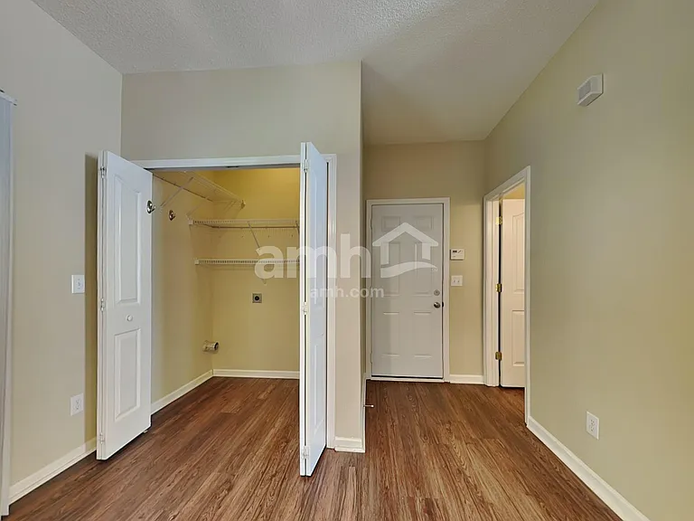 720 Waterbrook Ln — Photo 15