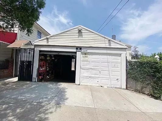 4th image of 108-40 37th Ave