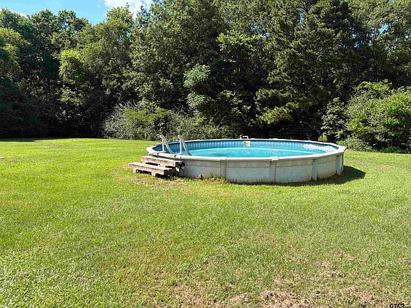 4th image of 2193 West Cres #3209