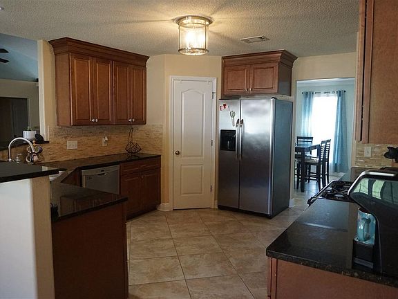 4th image of 9166 Daytona Dr