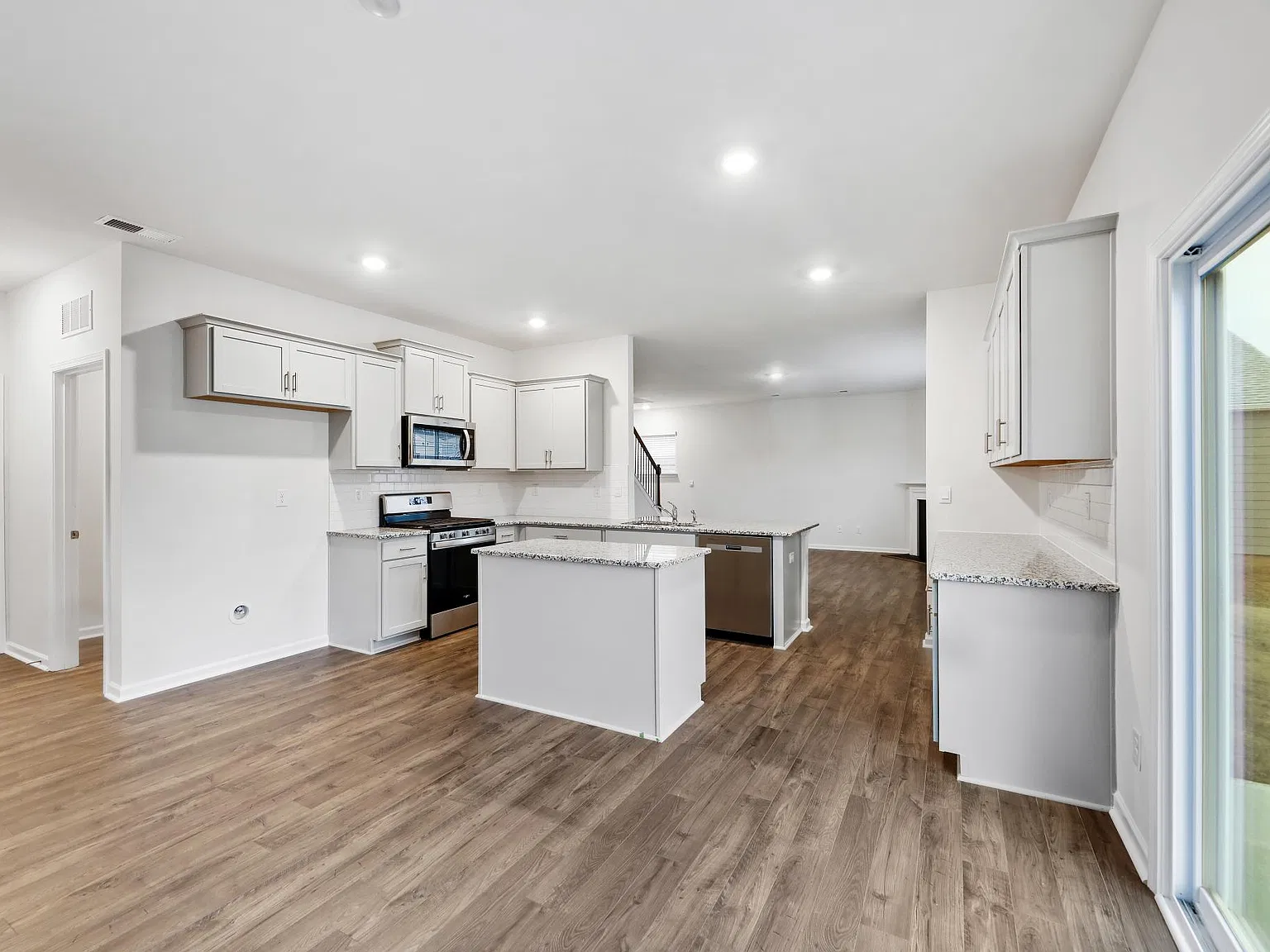 159 Scotsway Ct — Photo 4