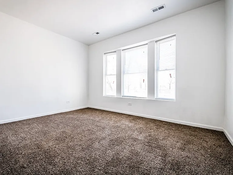 7155 S Green St — Photo 2