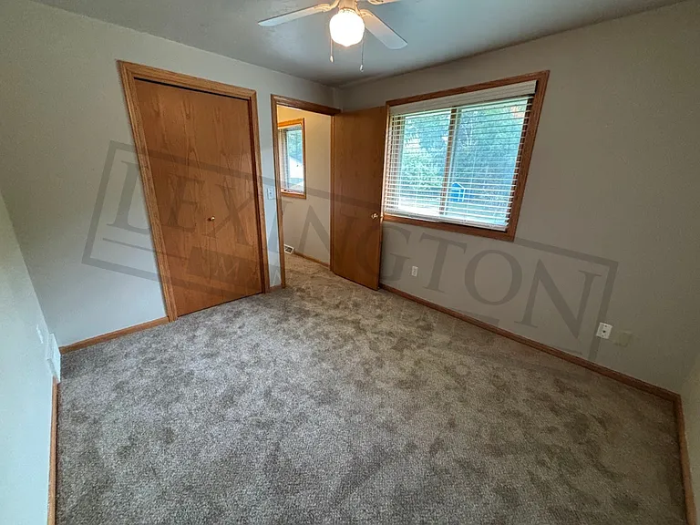 3222 Lakeview Dr — Photo 12