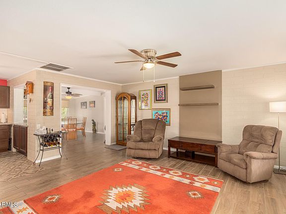 3rd image of 10608 W Connecticut Ave