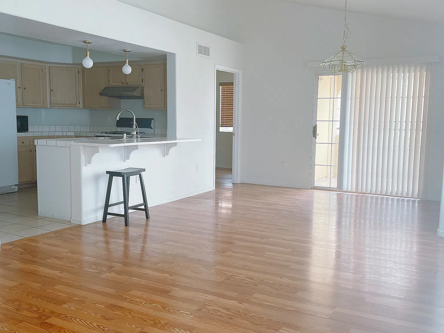 2 bed, 1023 sqft, $1,380 — Photo 1