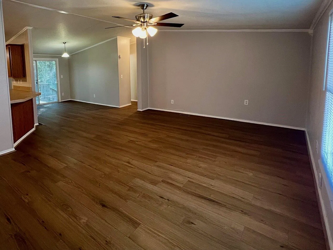 3 bed, 2.0 bath, 1568 sqft, $1,600 — Photo 2