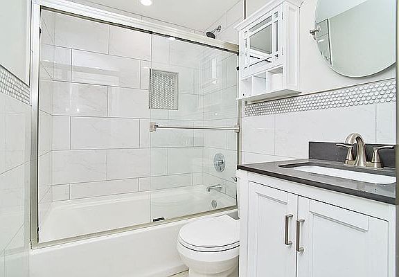 4th image of 1261 Rogers Ave #3