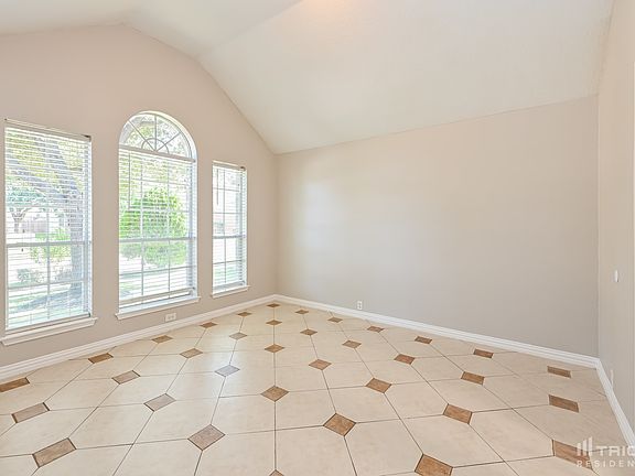 3rd image of 3111 Silver Cedar Trl