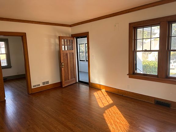 3rd image of 4327 Chicago St