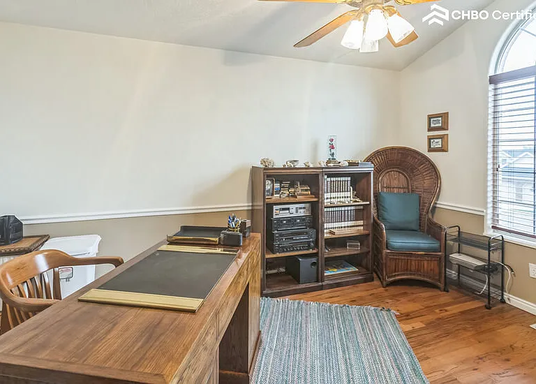 527 S Fort Dr — Photo 4