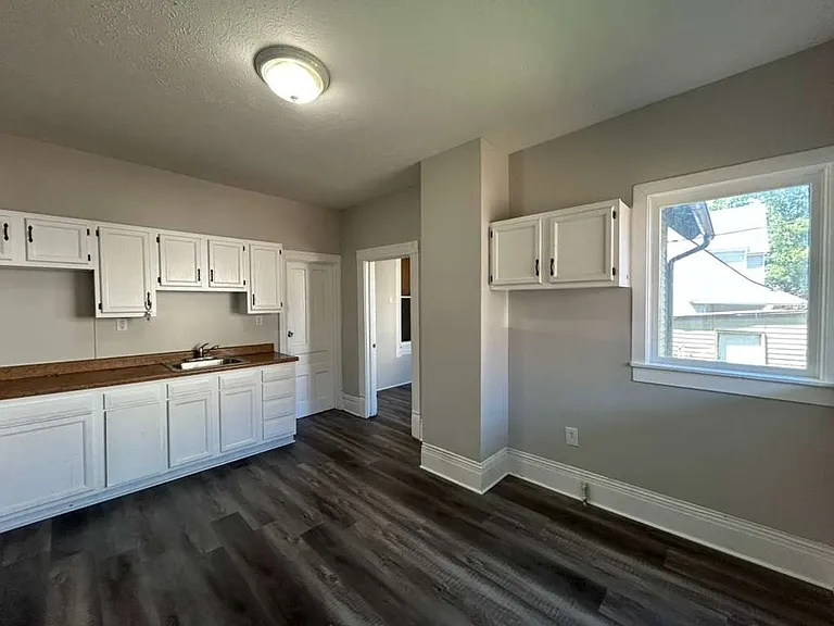 9300 Madison Ave — Photo 19