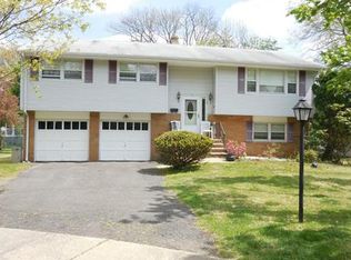 1128 Beechwood Ave, Middlesex, NJ 08846