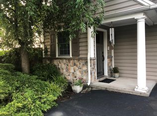 1079 Brownsville Rd, Wernersville, PA 19565