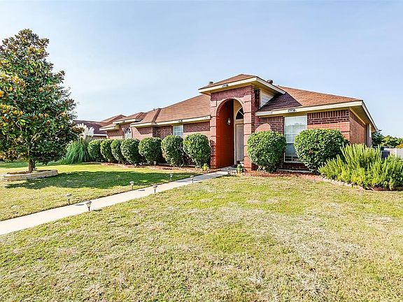 2nd image of 709 Crenshaw Dr
