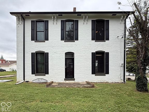 4th image of 126 S Washington St