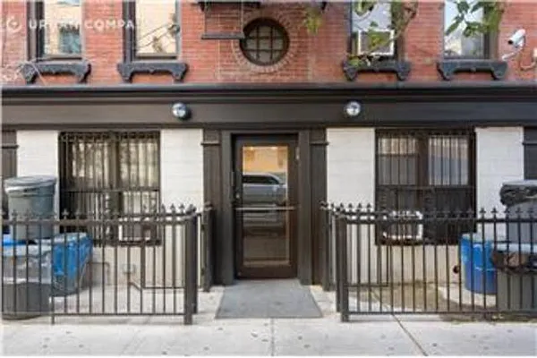 Rented by Compass | media 23