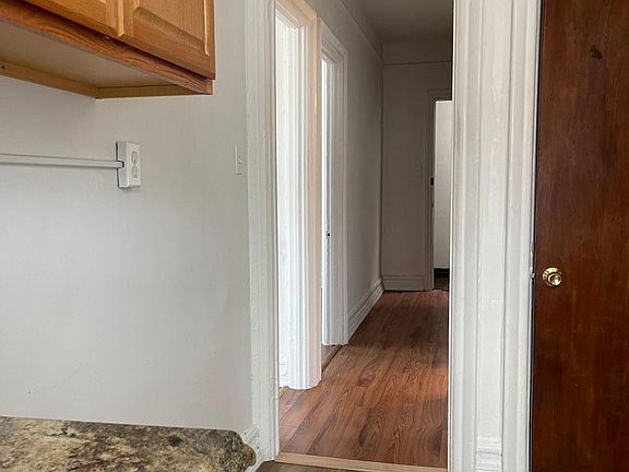 5th image of 9 Woodlawn Ave #2