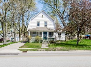 233 E Division St, Rockford, MI 49341