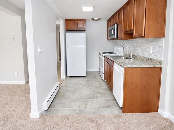 3rd image of 417 Park Manor Pl