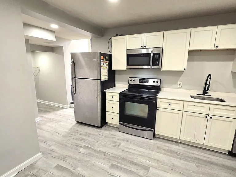 457 Admiral Street — Photo 3