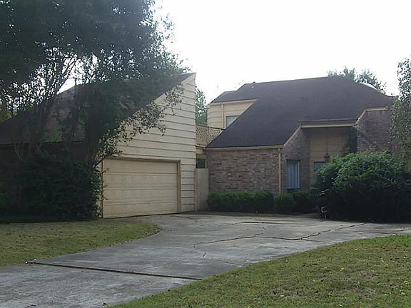2nd image of 2835 Meadowcreek Dr