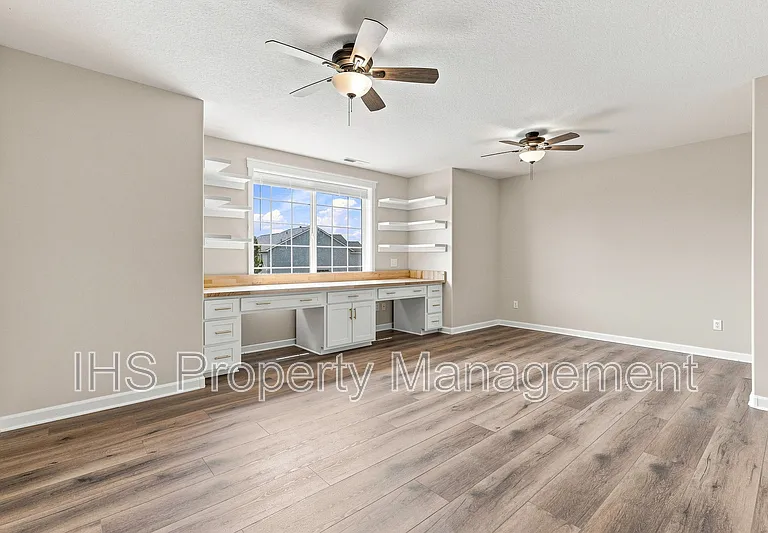 9711 Nottingham Dr — Photo 12