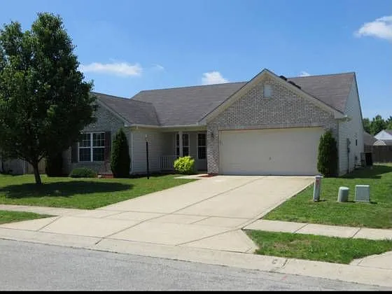 4045 Springmill Dr photo 1